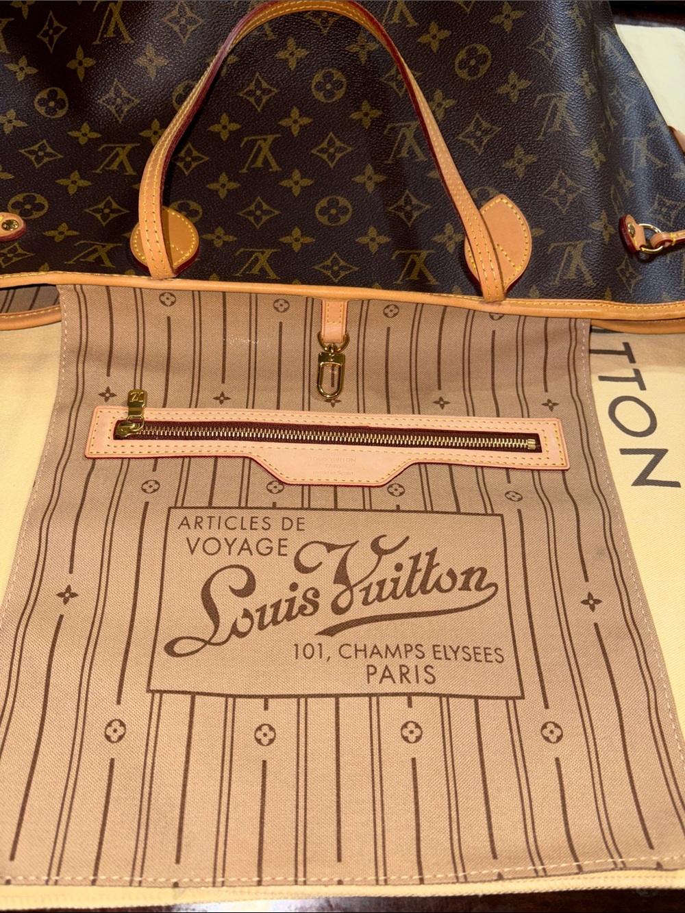 LOUIS VUITTON Monogram MM (Medium Model) Neverfull Canvas Tote - Picture 11 of 13